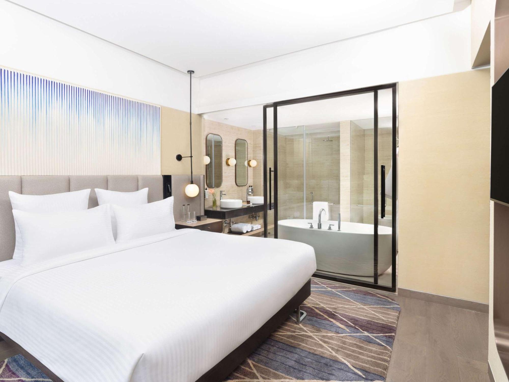 Novotel New Delhi City Centre Екстер'єр фото