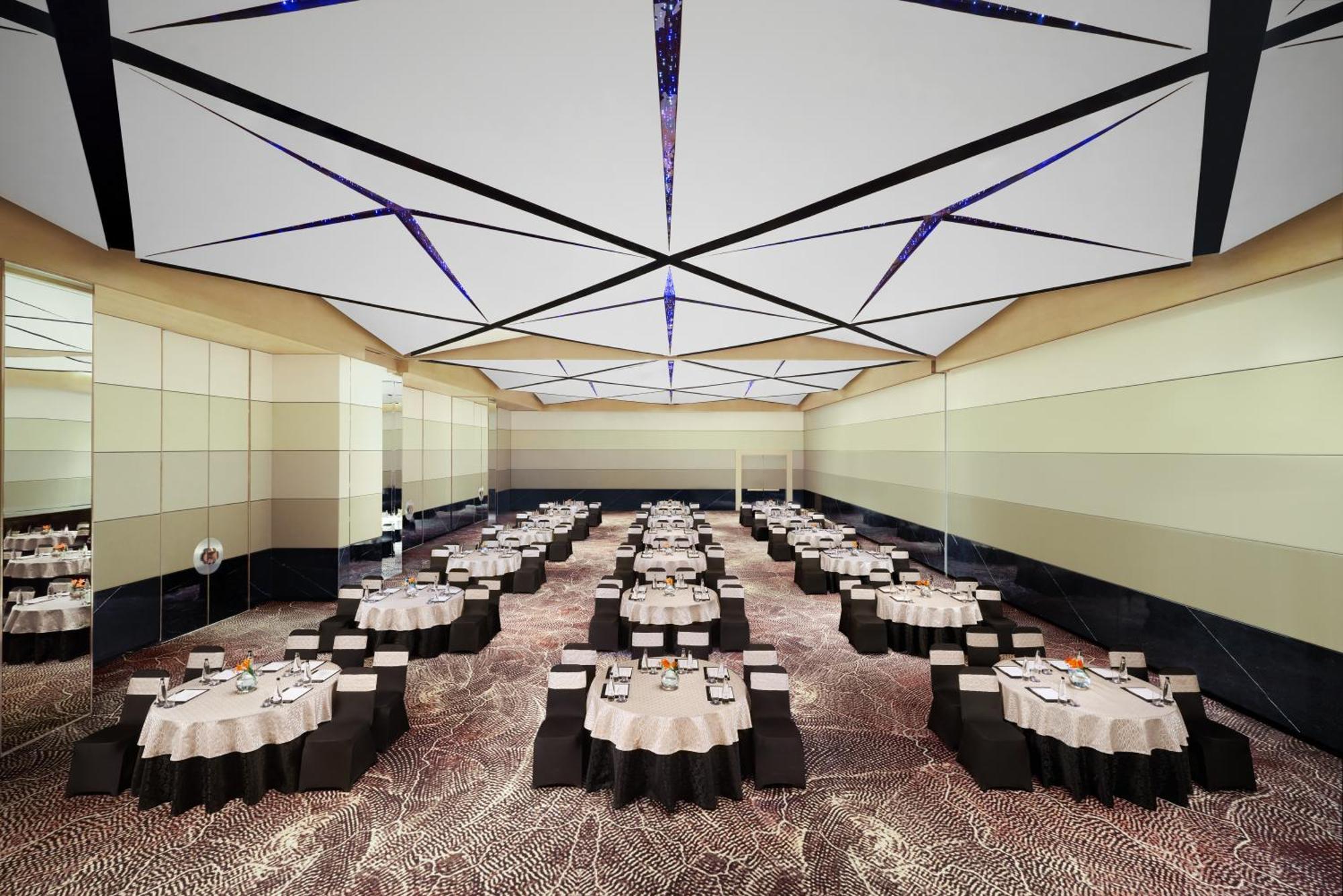 Novotel New Delhi City Centre Екстер'єр фото