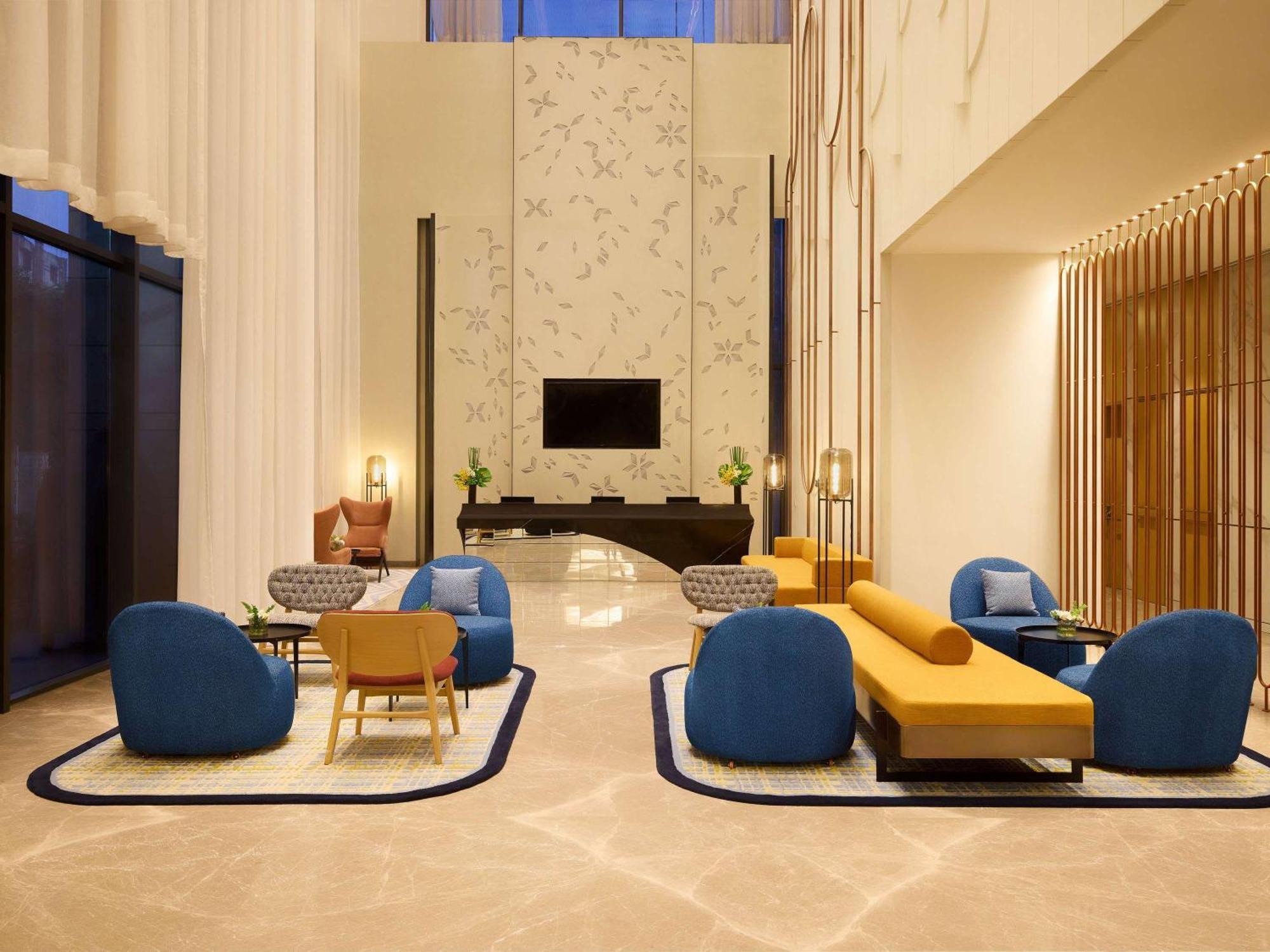 Novotel New Delhi City Centre Екстер'єр фото