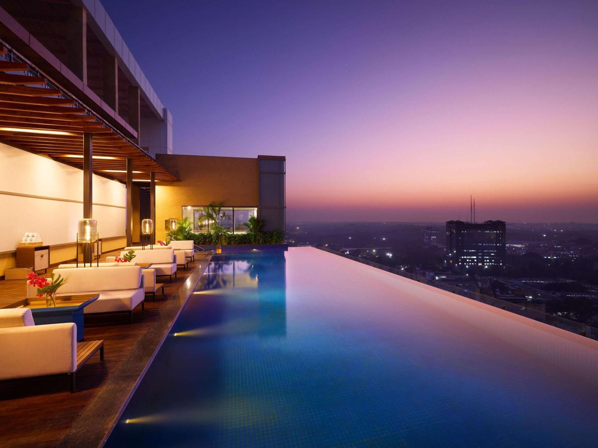 Novotel New Delhi City Centre Екстер'єр фото