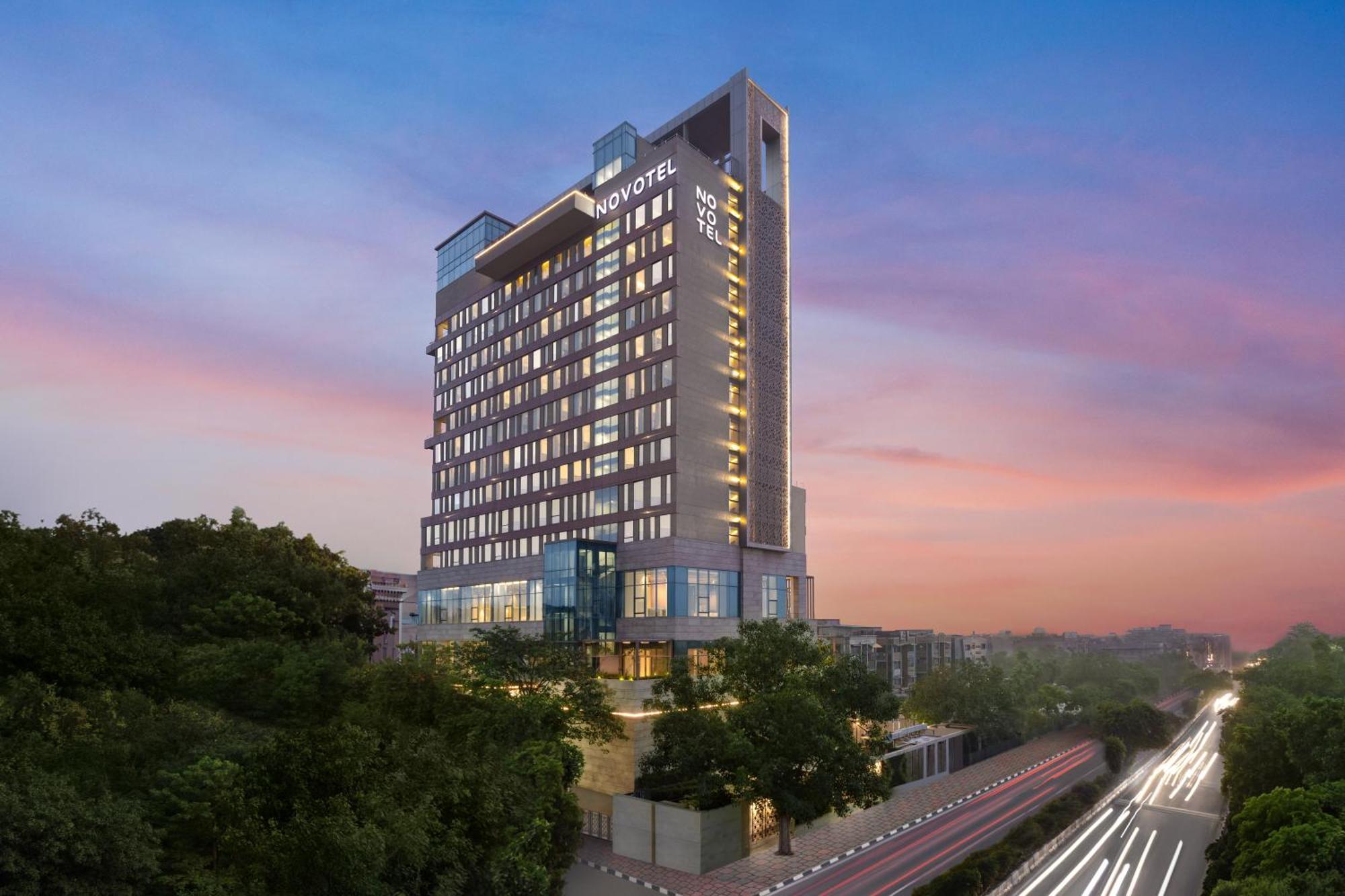Novotel New Delhi City Centre Екстер'єр фото