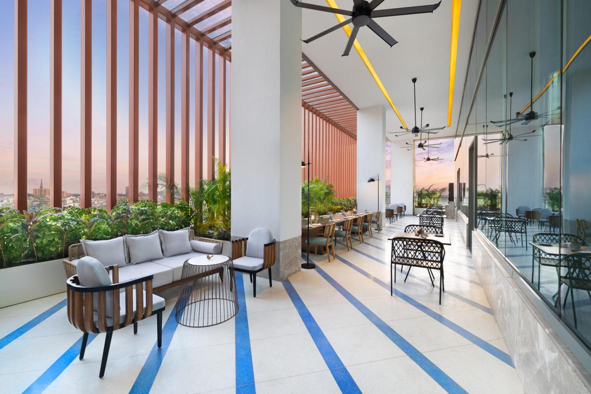 Novotel New Delhi City Centre Екстер'єр фото