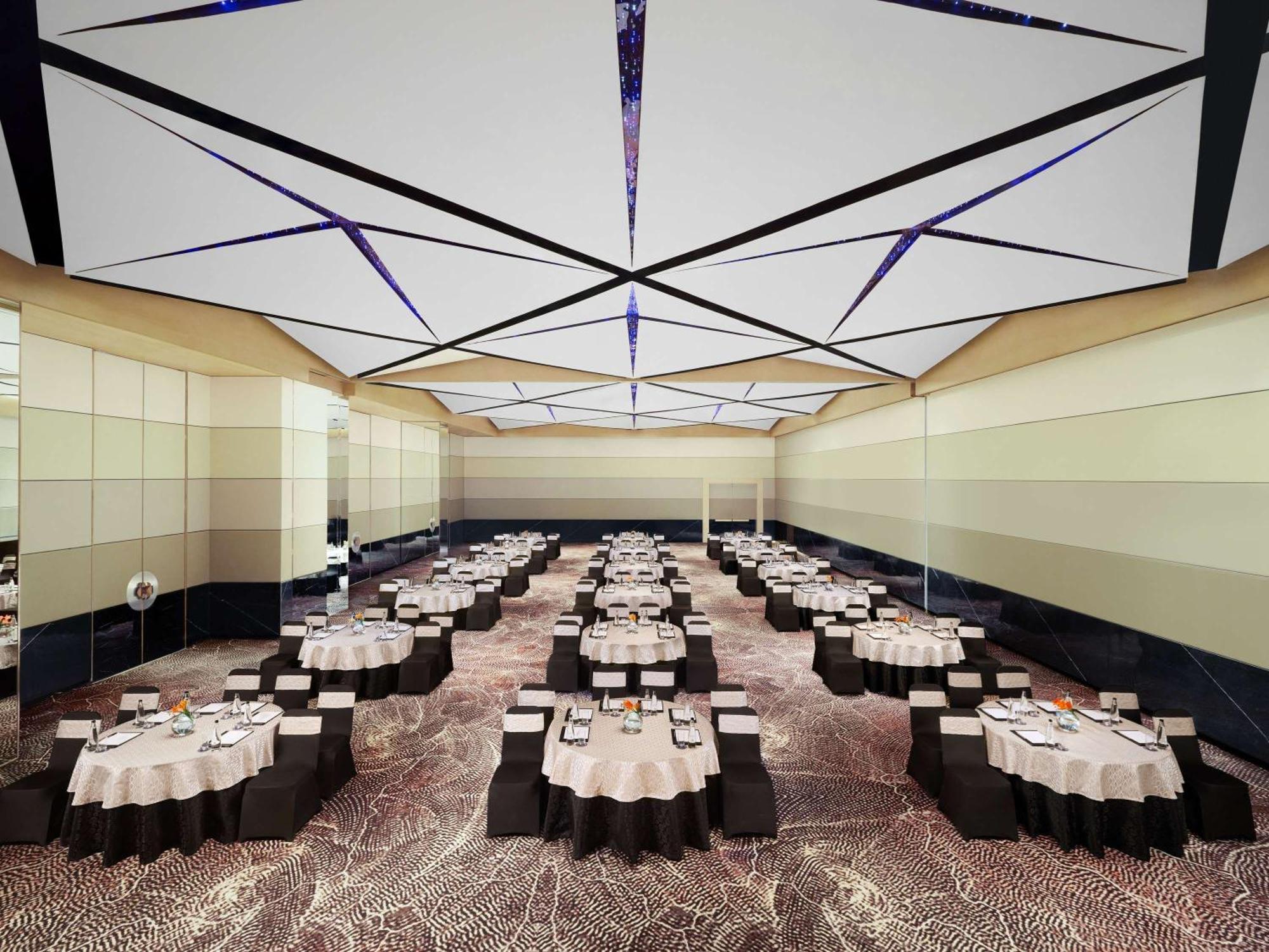 Novotel New Delhi City Centre Екстер'єр фото